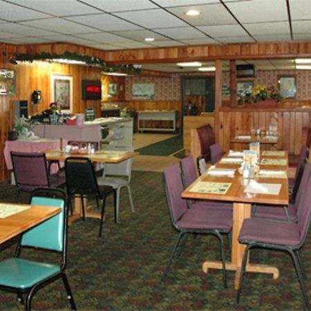 Zellar'S Village Inn Newberry Exterior foto