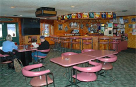Zellar'S Village Inn Newberry Exterior foto