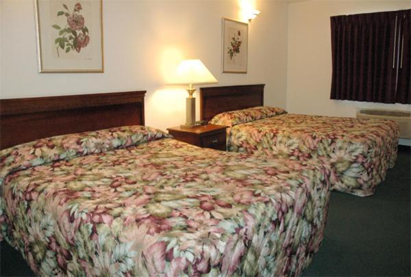 Zellar'S Village Inn Newberry Zimmer foto